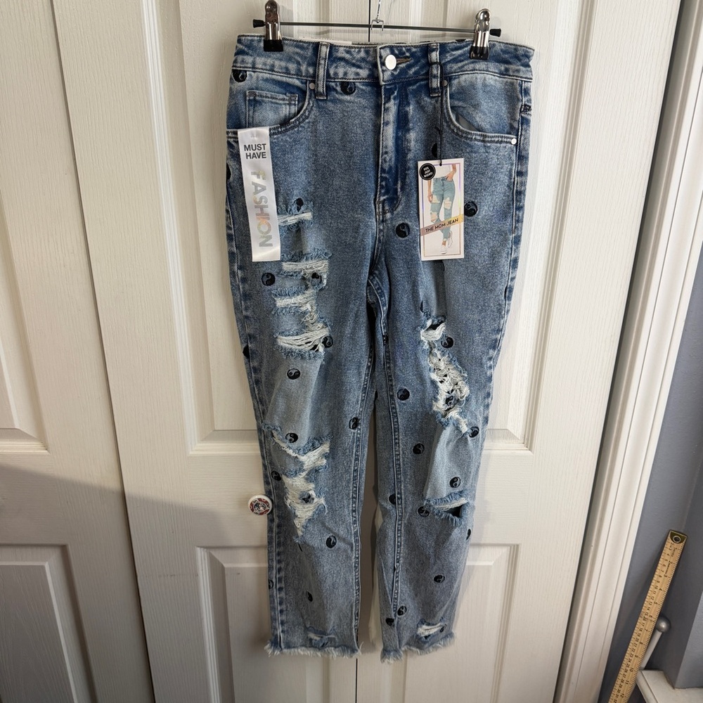 Tinseltown hi-rise mom Jean yin yan embroidered size 9 / 29‎